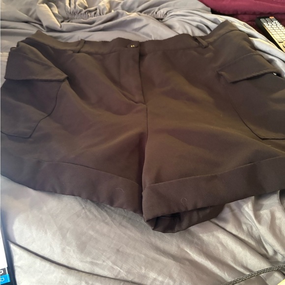 Stylish Women's Black Cargo Shorts - Picture 1 of 3